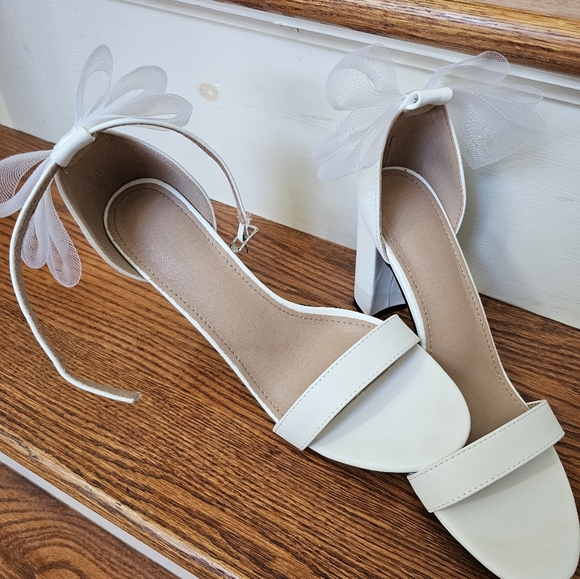 Women shoes with Bow: Color: white Size 40 (9) - Picture 9 of 13